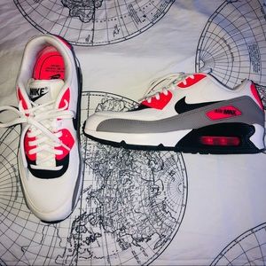 Nike air max 90 size 7.5 like new in box w/o top